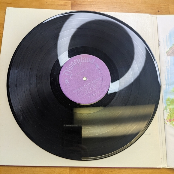 Disney's Snow White and the Seven Dwarfs Vinyl Record & 11 Page Storybook 1969 - Picture 5 of 7